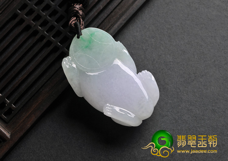 糯冰种淡春带彩缅甸翡翠A货貔貅挂件