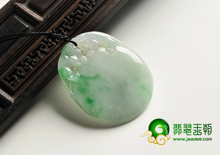糯冰种飘翠缅甸翡翠A货福牌挂件