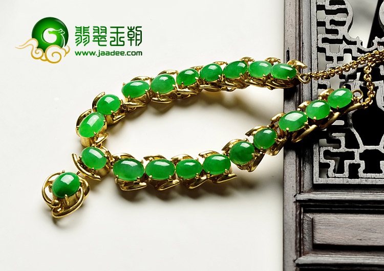 冰种阳绿缅甸翡翠A货项链面