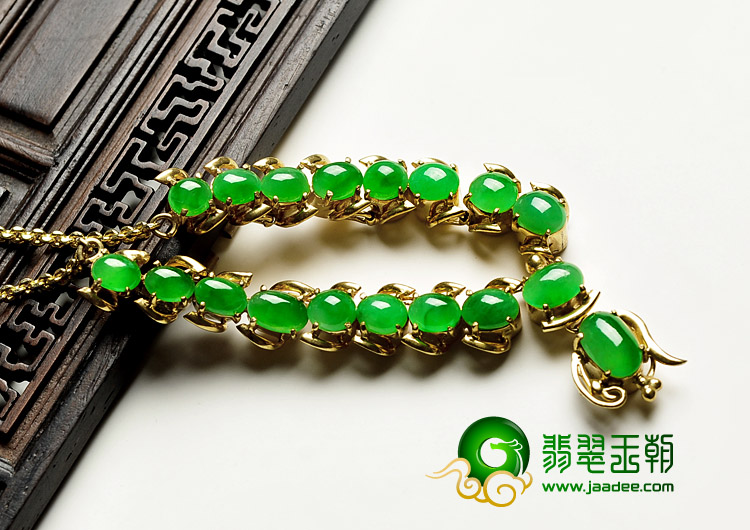 冰种阳绿缅甸翡翠A货项链面