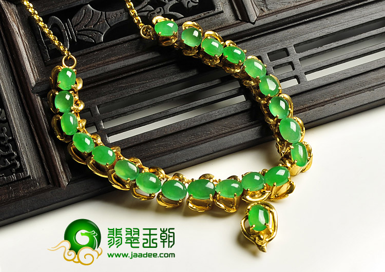 冰种阳绿缅甸翡翠A货项链面