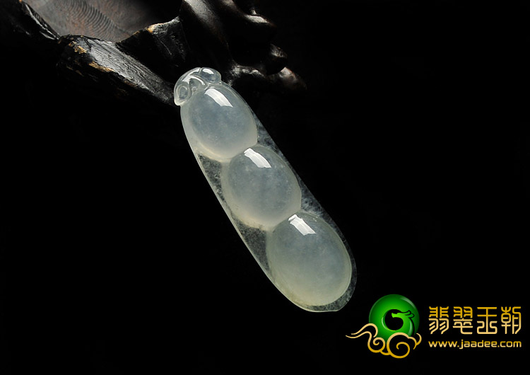 冰种晴水缅甸翡翠A货四季豆挂件