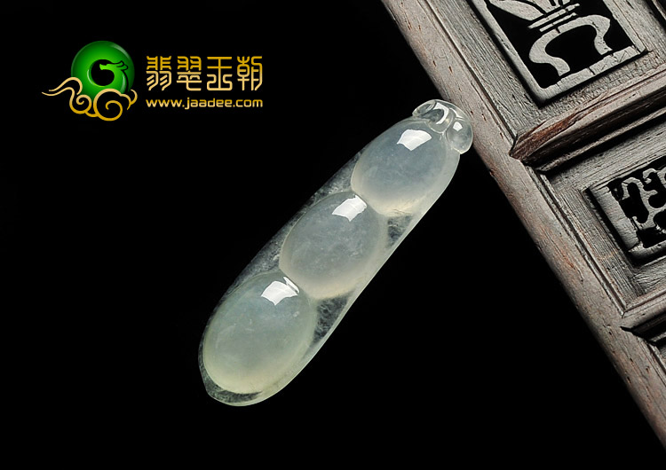 冰种晴水缅甸翡翠A货四季豆挂件