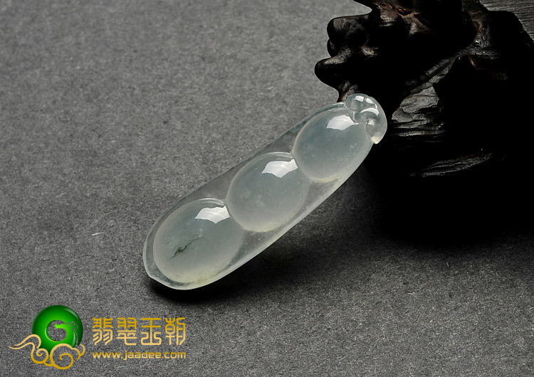 冰种晴水缅甸翡翠A货四季豆挂件
