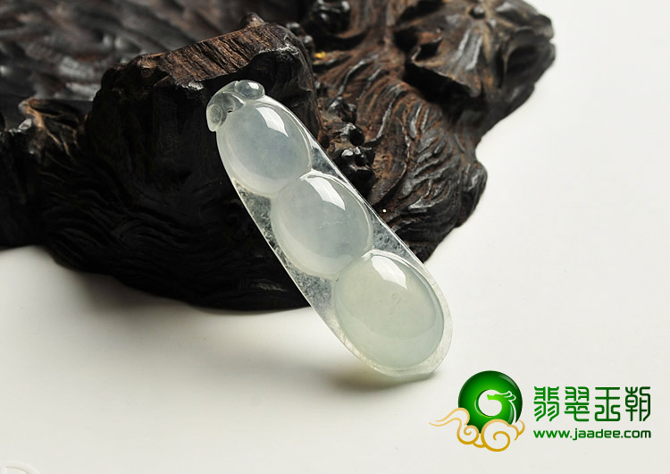 冰种晴水缅甸翡翠A货四季豆挂件