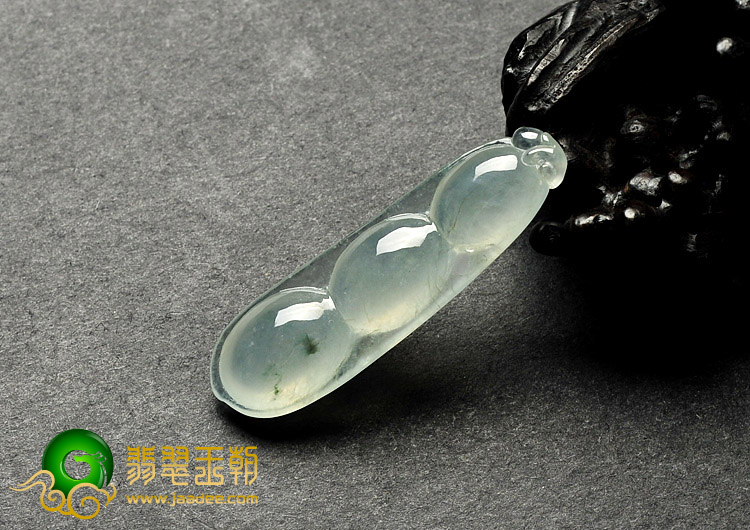 冰种晴水略飘花缅甸翡翠A货四季豆挂件