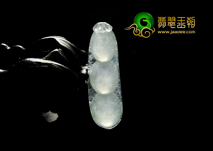 冰种晴水略飘花缅甸翡翠A货四季豆挂件