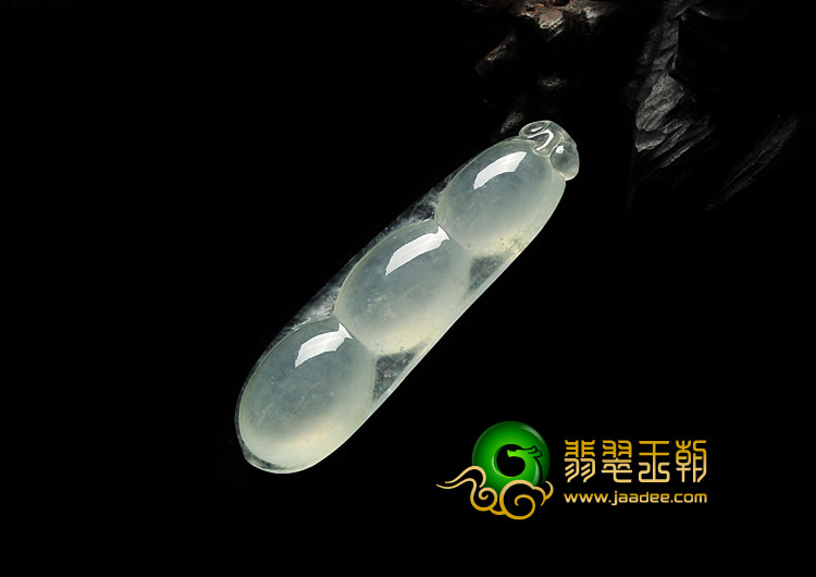 冰种晴水略飘花缅甸翡翠A货四季豆挂件
