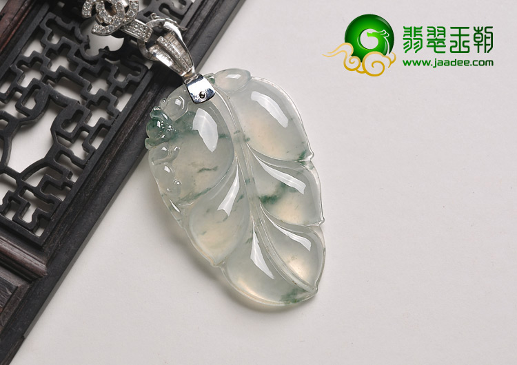 冰种飘花缅甸翡翠A货镶白金扣叶子挂件（真钻）