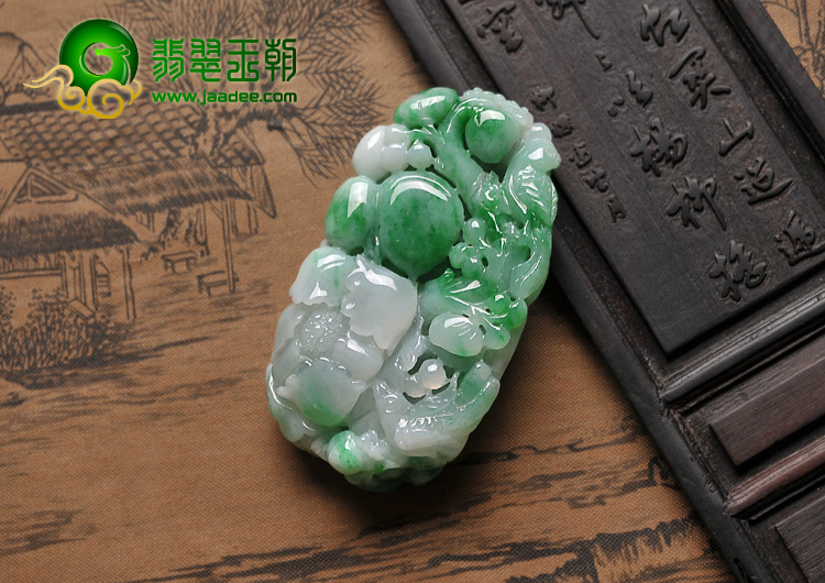 糯冰种翠色缅甸翡翠A货喜上眉梢挂件