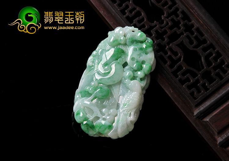 糯冰种翠色缅甸翡翠A货喜上眉梢挂件