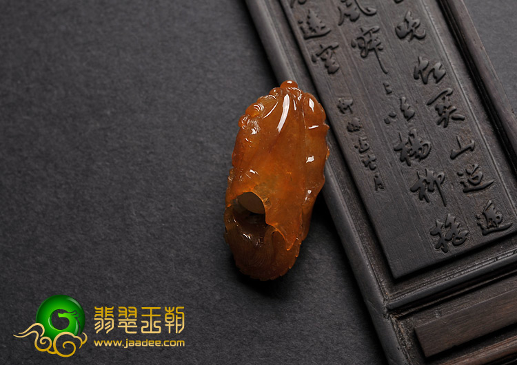 糯冰种褐红翡缅甸翡翠A货龙吐珠挂件