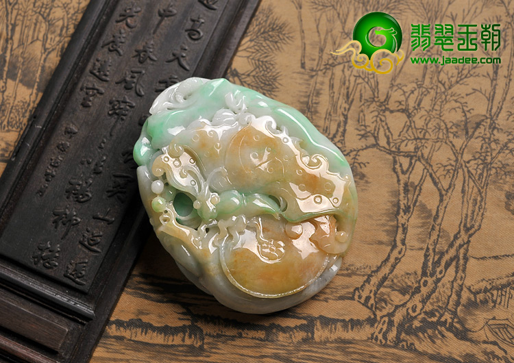 糯冰种三彩缅甸翡翠A货蝶恋花挂件