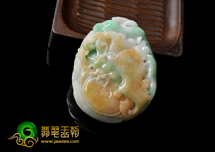 糯冰种三彩缅甸翡翠A货蝶恋花挂件
