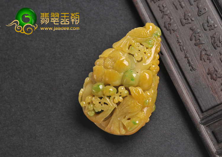 (超值推荐)细糯种黄加绿缅甸翡翠A货喜上眉梢挂件