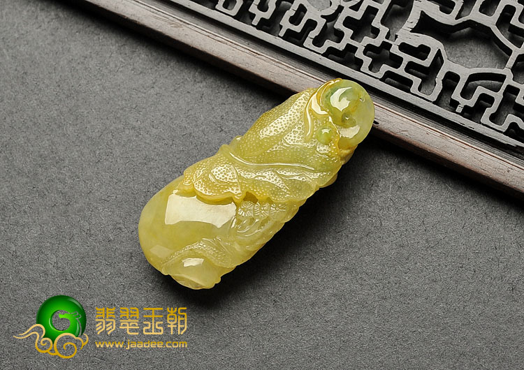 糯冰种黄翡略飘翠缅甸翡翠A货英明神武挂件