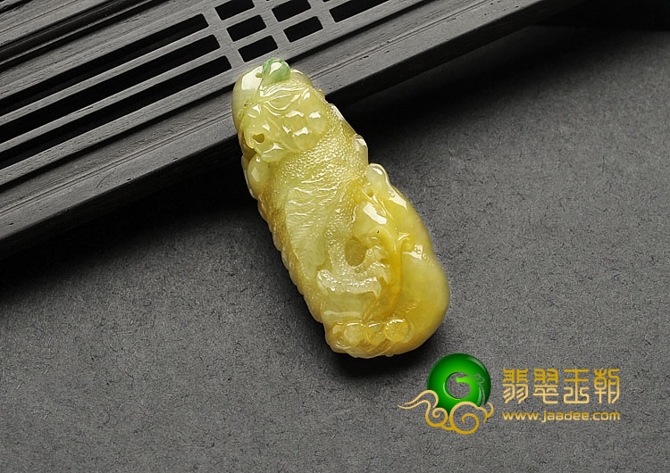 糯冰种黄翡略飘翠缅甸翡翠A货英明神武挂件