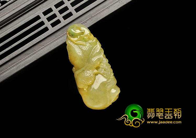 糯冰种黄翡略飘翠缅甸翡翠A货英明神武挂件
