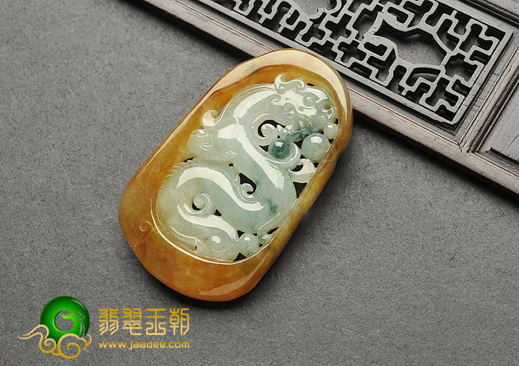 糯冰种褐黄翡飘花缅甸翡翠A货仿古龙牌挂件