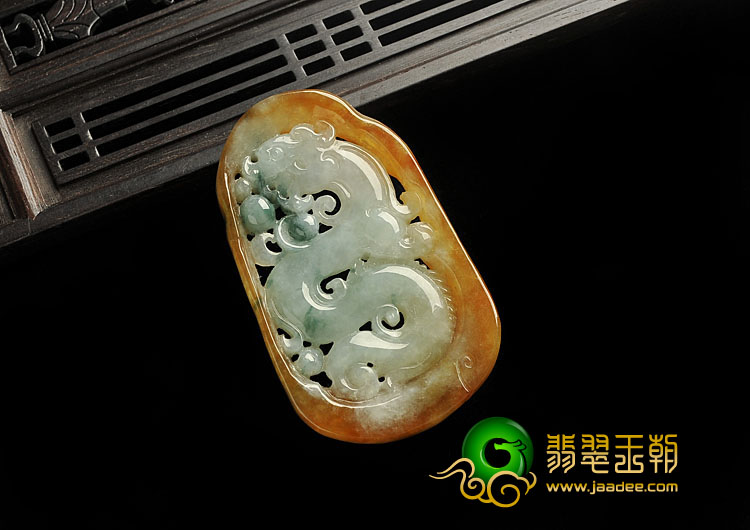 糯冰种褐黄翡飘花缅甸翡翠A货仿古龙牌挂件
