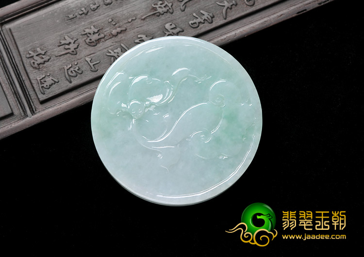 糯冰种豆色缅甸翡翠A货马牌挂件