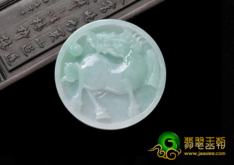 糯冰种豆色缅甸翡翠A货马牌挂件