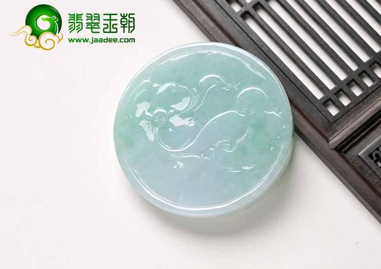 糯冰种豆色缅甸翡翠A货马牌挂件