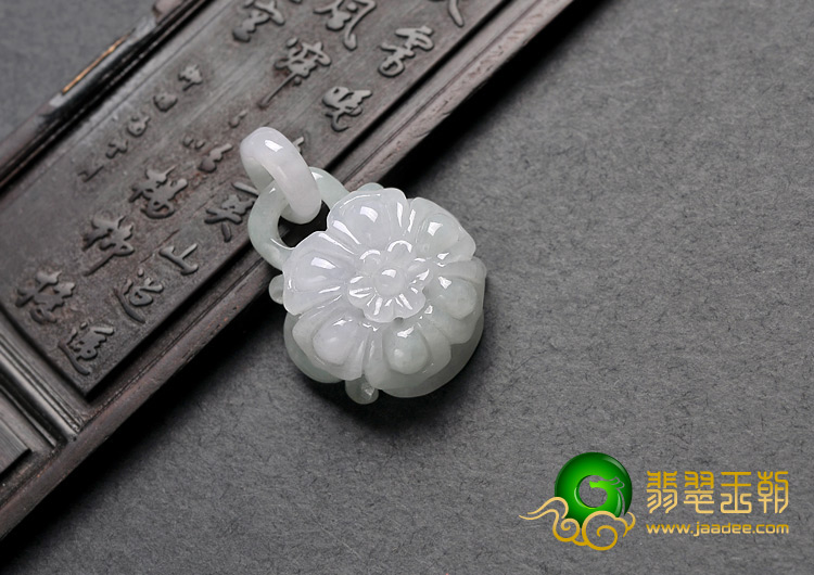 糯冰种晴水黄翡缅甸翡翠A货花挂件
