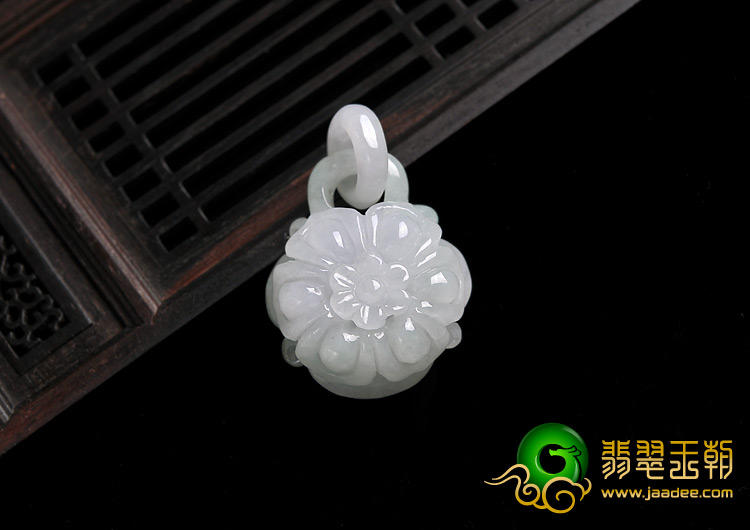 糯冰种晴水黄翡缅甸翡翠A货花挂件