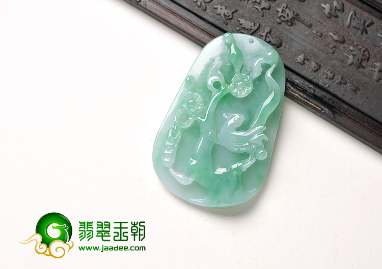 糯冰种翠色缅甸翡翠A货喜上眉梢挂件