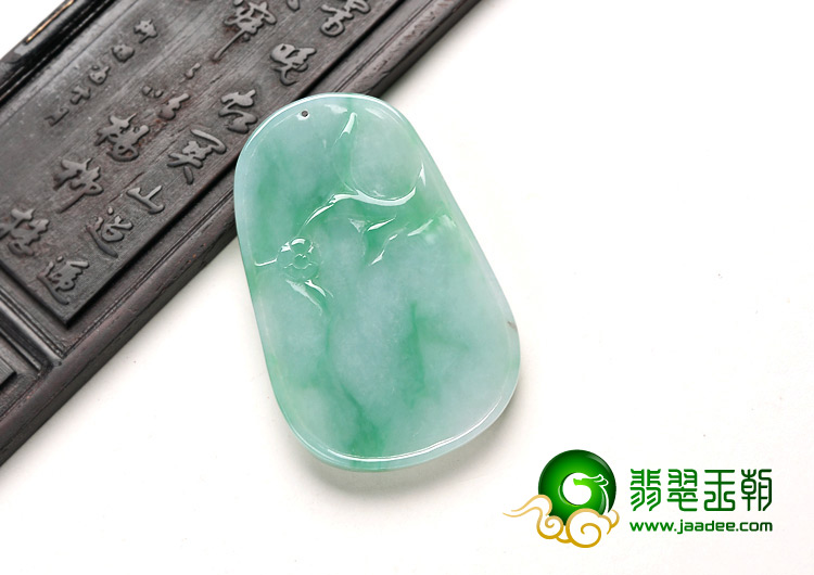 糯冰种翠色缅甸翡翠A货喜上眉梢挂件