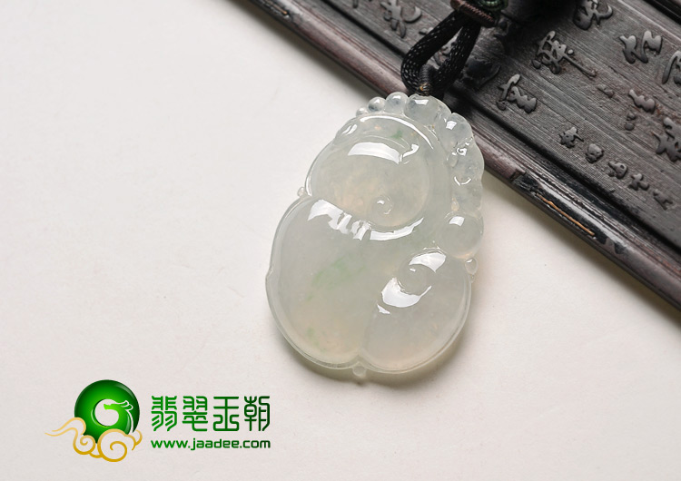 冰种略飘花缅甸翡翠A货如意挂件