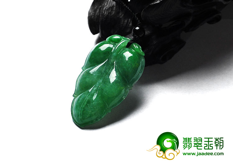 糯冰种翠色缅甸翡翠A货叶子挂件