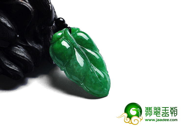 糯冰种翠色缅甸翡翠A货叶子挂件