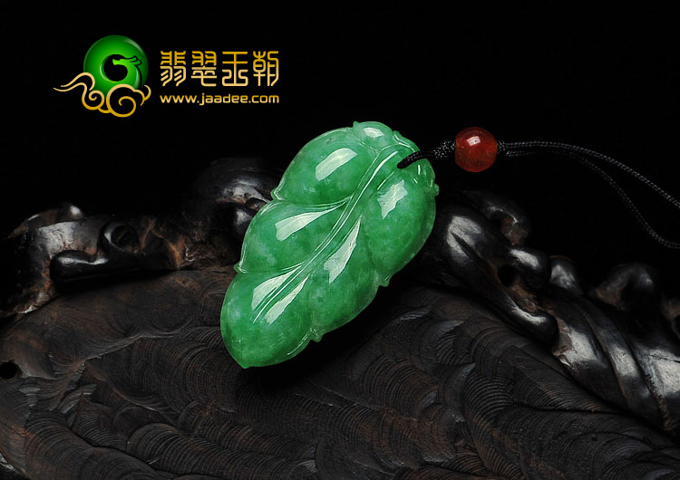 糯冰种翠色缅甸翡翠A货叶子挂件