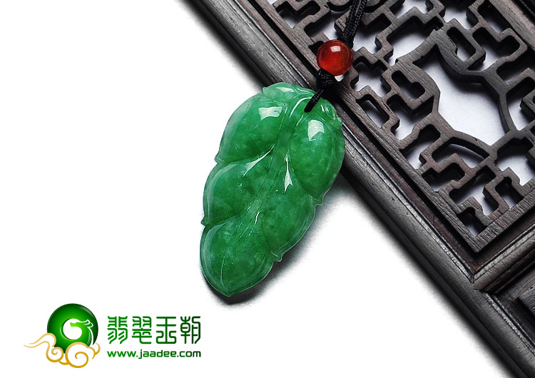 糯冰种翠色缅甸翡翠A货叶子挂件
