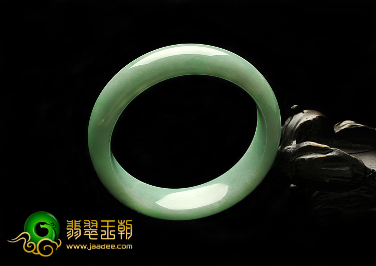 糯冰种淡绿缅甸翡翠A货手镯（53.8mm）
