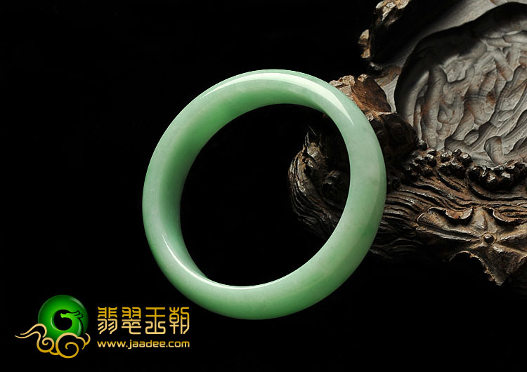 糯冰种淡绿缅甸翡翠A货手镯（53.8mm）