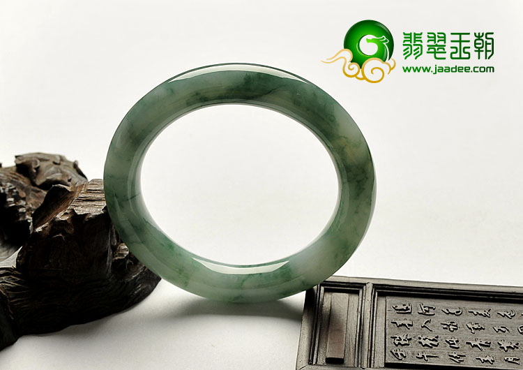 糯冰种飘花缅甸翡翠A货圆条手镯（53.3mm）