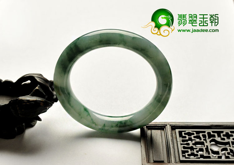 糯冰种飘花缅甸翡翠A货圆条手镯（53.3mm）