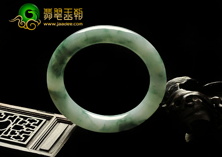 糯冰种飘花缅甸翡翠A货圆条手镯（53.3mm）