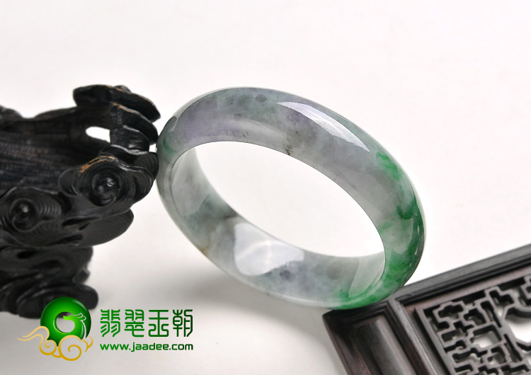 糯冰种翠色缅甸翡翠A货手镯（55.8mm）