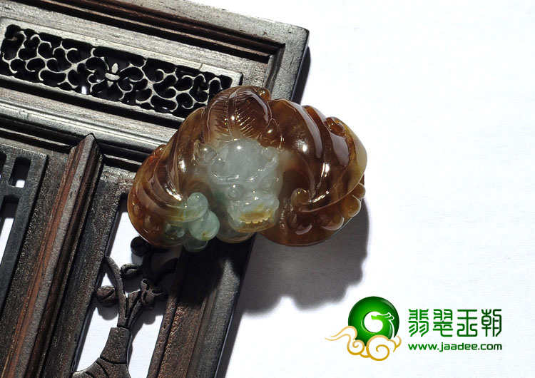 糯冰种褐翡缅甸翡翠A货蝙蝠挂件