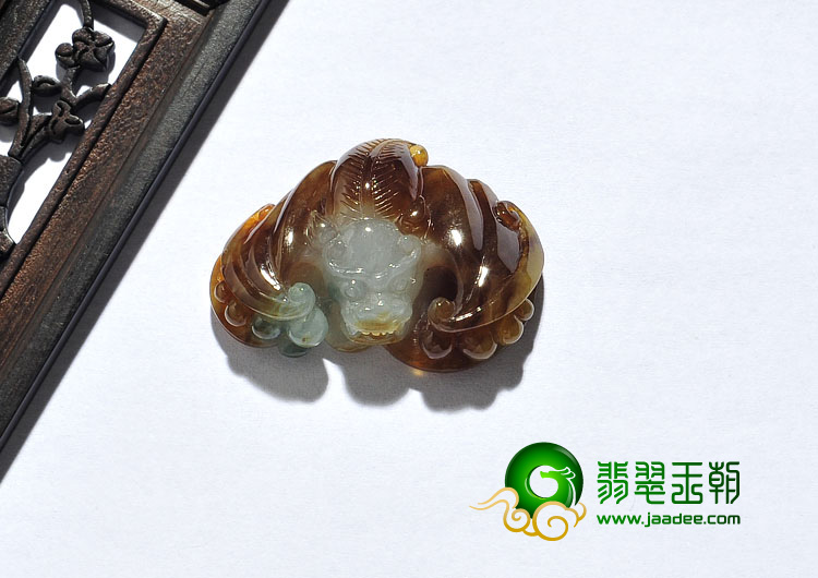 糯冰种褐翡缅甸翡翠A货蝙蝠挂件