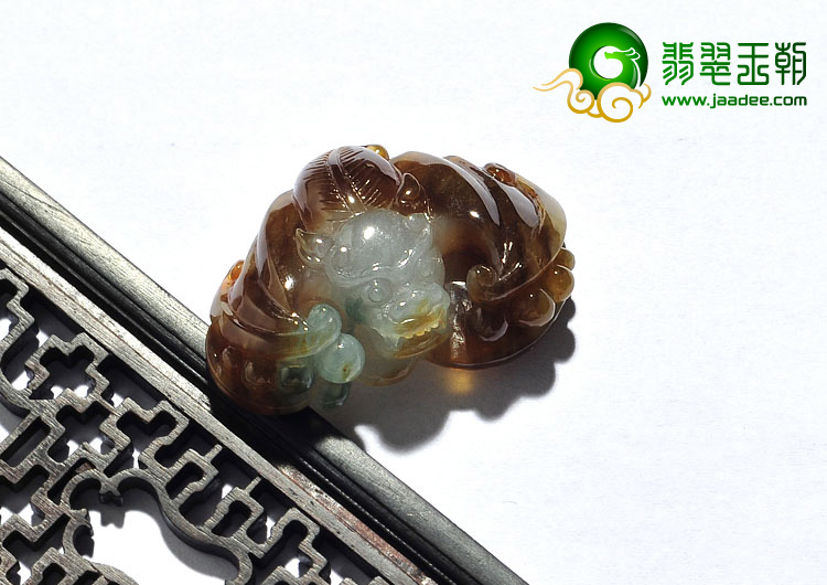 糯冰种褐翡缅甸翡翠A货蝙蝠挂件