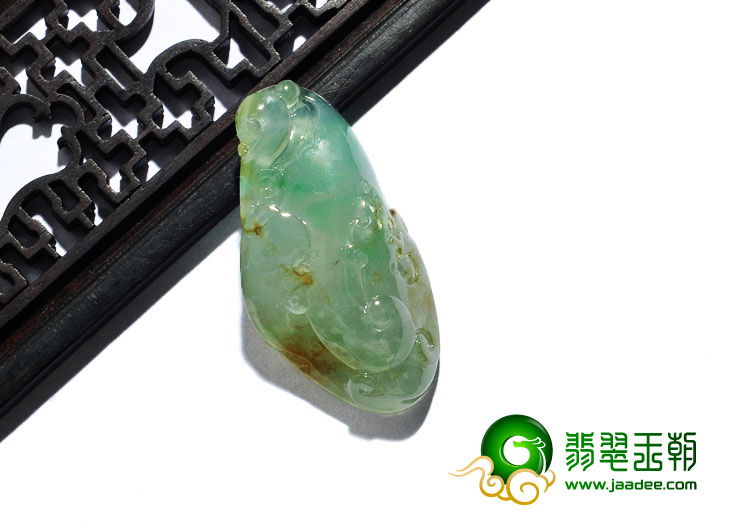 冰种黄加绿缅甸翡翠A货螭龙挂件