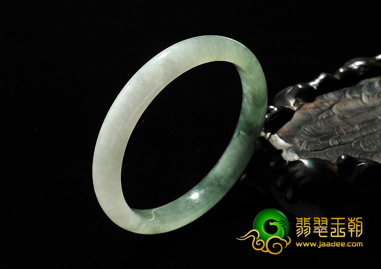 糯冰种晴水缅甸翡翠A货手镯（55.7mm）