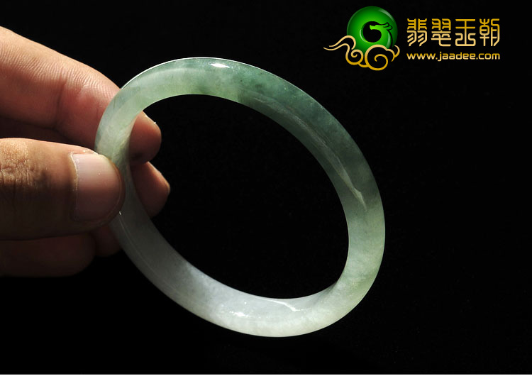 糯冰种晴水缅甸翡翠A货手镯（55.7mm）