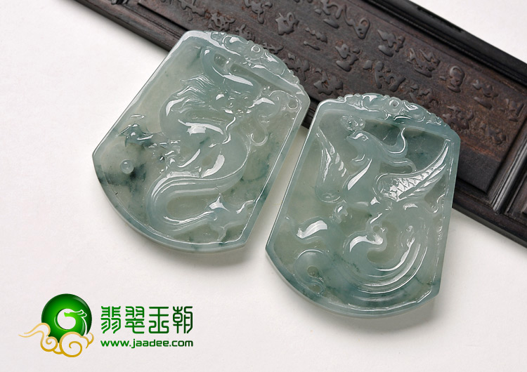糯冰种飘花缅甸翡翠A货龙凤牌挂件（一对）