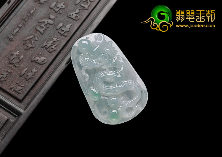 冰种飘花缅甸翡翠A货龙牌挂件